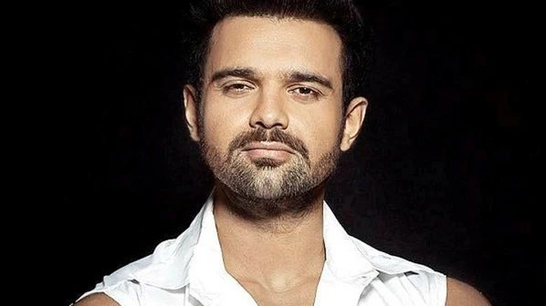 मिथुन के बेटे पॉर्न स्टार के साथ, तस्वीर हुई वायरल