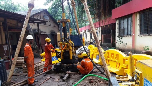 मेट्रो 3 च्या माती परीक्षणाला सुरुवात