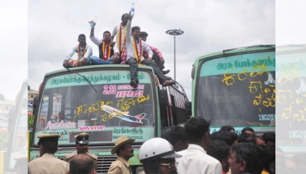 बैगलोर की तरफ  जानेवाली प्राईवेट बसें रद्द ।