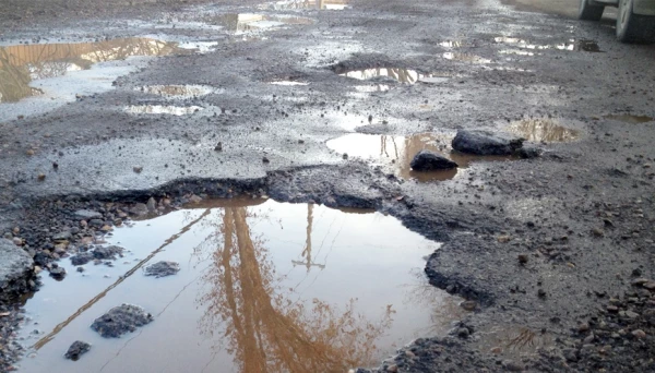 BMC Road Scam : 26 officials arrested