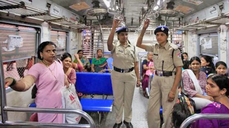 महिलाओं की सुरक्षा और हादसे को रोकने के लिए पश्चिम रेलवे ने उठाया यह कदम 