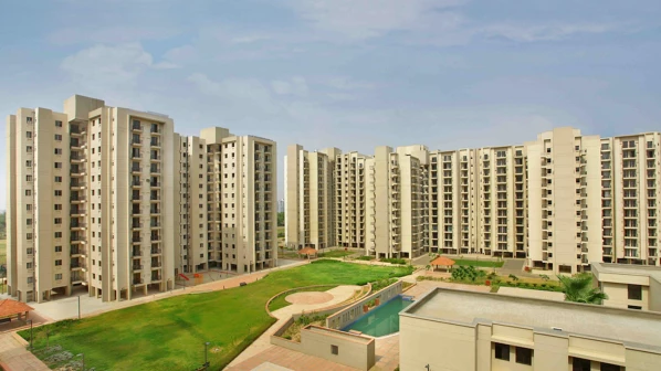 ‘एसआरए’तील रहिवाशांनाही मिळणार ३० चौ. मीटरचं घर!