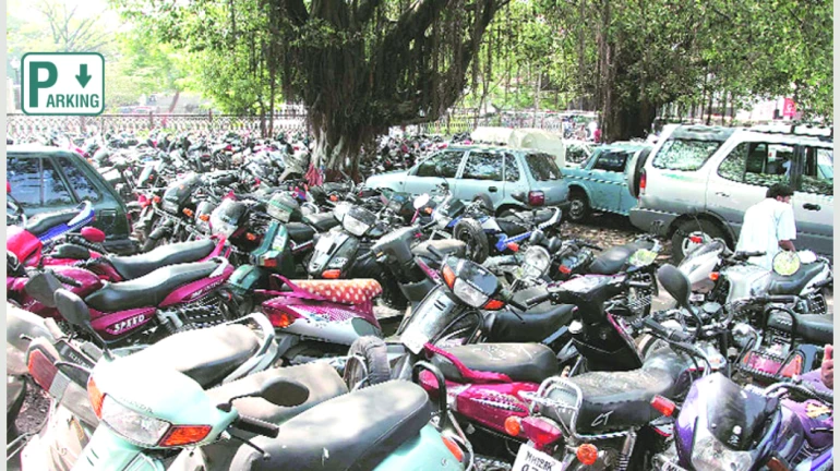 5 BMC pay-and-park areas illegal seized by parking mafias 5 BMC pay-and-park areas illegal seized by parking mafias