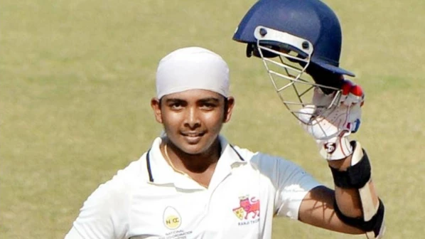 पृथ्वीची ५ वी सेंच्युरी, सचिनचा रेकाॅर्ड मोडताना थोडक्यात हुकला