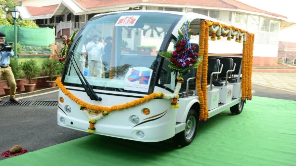राजभवनची सफर करा इलेक्ट्रीक बसमधून 