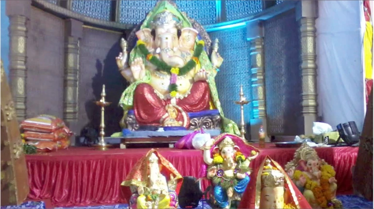 मुंबईत सार्वजनिक गणेशोत्सव मंडळांना मंडप उभारणी आणि डिपॉझिट फी माफ मुंबईत सार्वजनिक गणेशोत्सव मंडळांना मंडप उभारणी आणि डिपॉझिट फी माफ