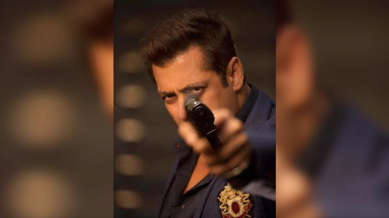 Salman Khan reveals the first look of Race 3