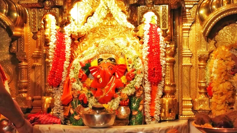 Mumbai: Sada Sarvankar Accuses Thackeray Faction Over Siddhivinayak Temple Theft Case Mumbai: Sada Sarvankar Accuses Thackeray Faction Over Siddhivinayak Temple Theft Case