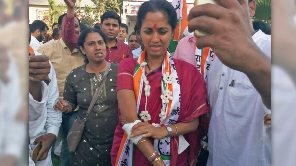 आंदोलन के बीच में सुप्रिया सुले जख्मी