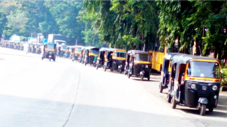 BKC: ऑटोचालकांनी अवाजवी भाडे आकारल्याच्या प्रवाशांच्या तक्रारी BKC: ऑटोचालकांनी अवाजवी भाडे आकारल्याच्या प्रवाशांच्या तक्रारी