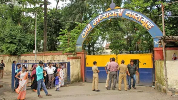 माजी ठाणे तुरूंग अधिक्षक हिरालाल जाधव निलंबित