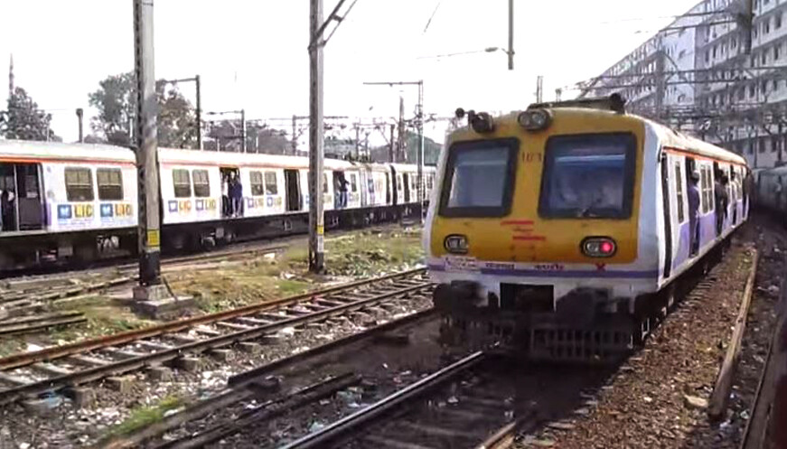पश्चिम रेलवे पर 15 डब्बो की लोकल ट्रेनो की फेरियों में बढ़ोत्तरी