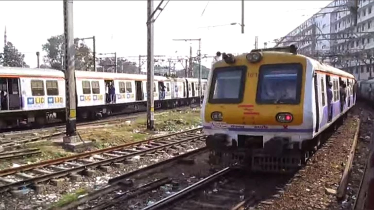 पश्चिम रेल्वेवर १५ डबा लोकल फेऱ्यांच्या संख्येत वाढ पश्चिम रेल्वेवर १५ डबा लोकल फेऱ्यांच्या संख्येत वाढ