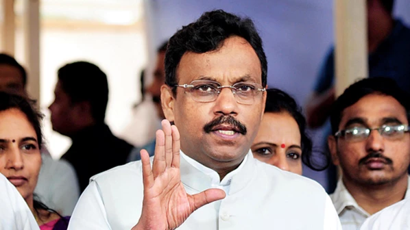 मानव अधिकाराच्या नोटीशीमुळे आनंदी- तावडे