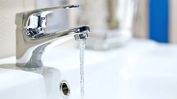 ओसी नसेल, तर स्वस्त पाणी नाहीच, महापालिका भूमिकेवर ठाम