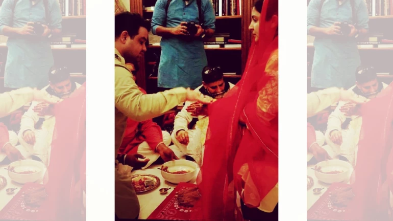 फ़ोटो गैलेरी- सेलिब्रिटीज ने कुछ इस अंदाज में मनाई रखी फ़ोटो गैलेरी- सेलिब्रिटीज ने कुछ इस अंदाज में मनाई रखी