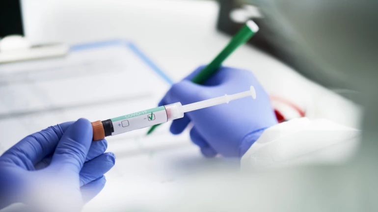 मुंबई में कम हुई कोरोना की रफ्तार मुंबई में कम हुई कोरोना की रफ्तार