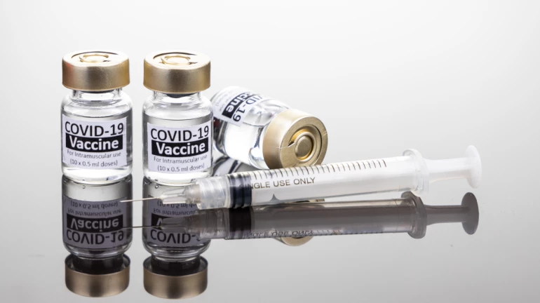 सधन वर्गाने कोरोना लस विकतच घ्यावी, आरोग्यमंत्री राजेश टोपेंचं आवाहन सधन वर्गाने कोरोना लस विकतच घ्यावी, आरोग्यमंत्री राजेश टोपेंचं आवाहन