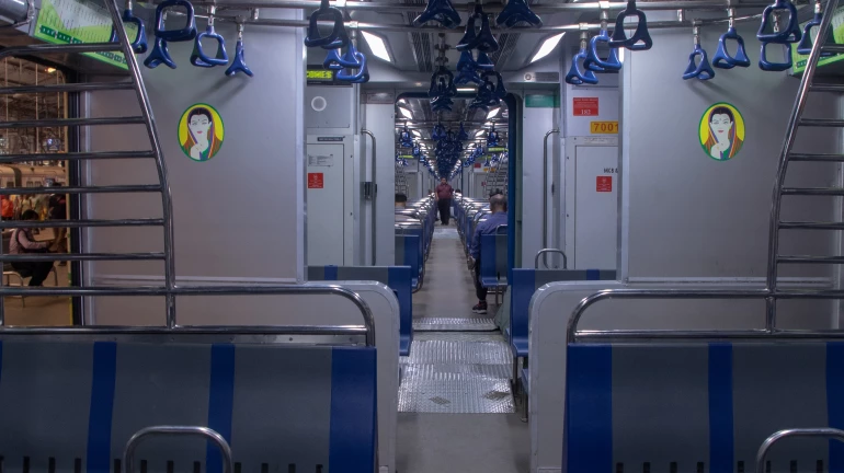 Mumbai: वेस्टर्न रेलवे लोकल ट्रेनों में लगवा रही है टीवी