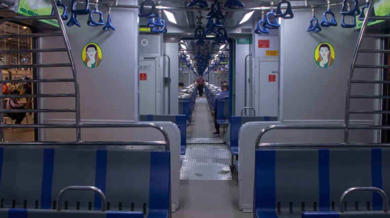 मुंबईला लवकरच देशातील पहिली पूर्ण-वेस्टिब्युल एसी लोकल ट्रेन मिळणार
