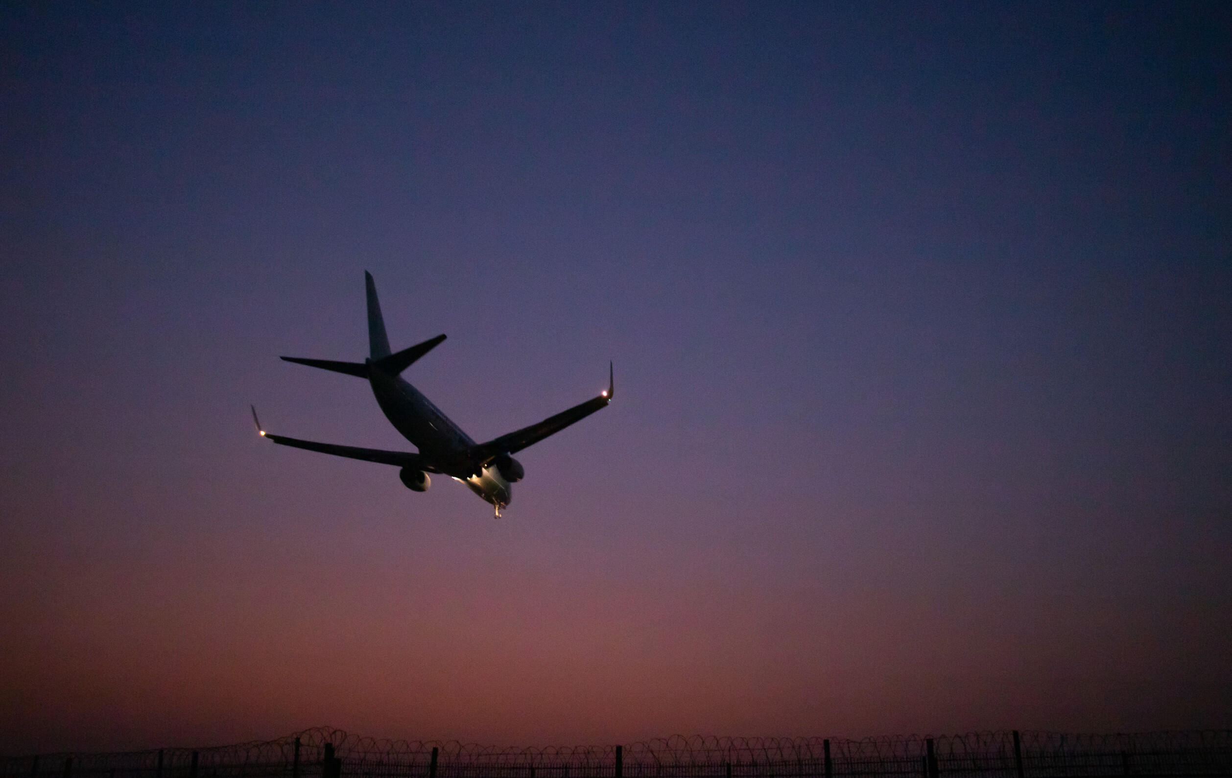 अब प्लेन टाइमिंग के 8 से 10 घंटे पहले एयरपोर्ट पहुंचना होगा अनिवार्य