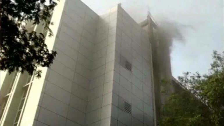 MTNL building at Bandra catches fire; 60 people rescued so far MTNL building at Bandra catches fire; 60 people rescued so far