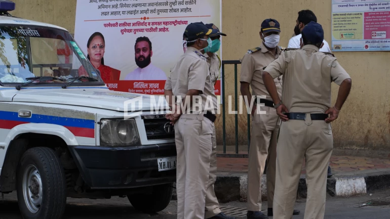 Coronavirus Pandemic: Police constable posted at CM Uddhav Thackeray's residence tests positive Coronavirus Pandemic: Police constable posted at CM Uddhav Thackeray's residence tests positive