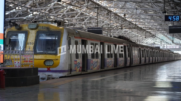 Mumbai Local Trains to Open for Government, Bank, and Court Staff Mumbai Local Trains to Open for Government, Bank, and Court Staff