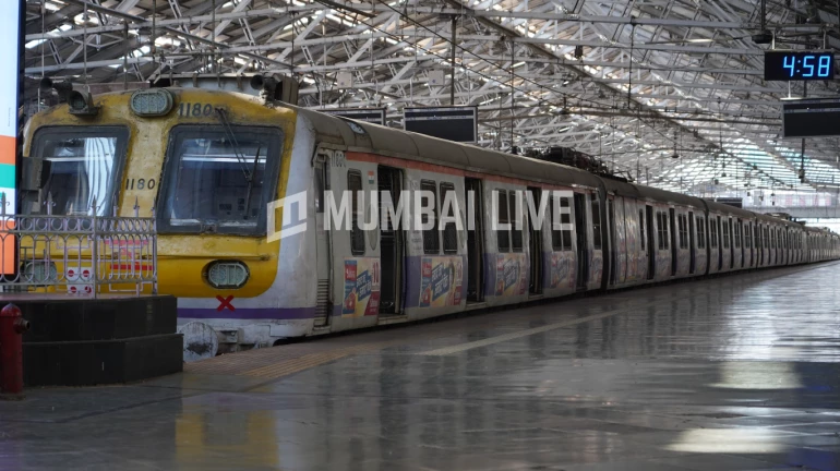 लोकल ट्रेन पास की बढ़ेगी वैलिडिटी! लोकल ट्रेन पास की बढ़ेगी वैलिडिटी!