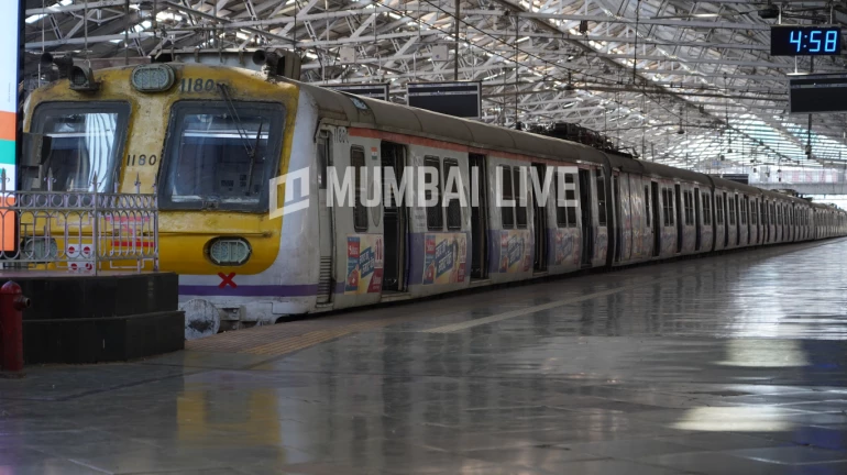 विरार और वसई के बीच लोकल ट्रेन सेवाएं अगली सूचना तक स्थगित विरार और वसई के बीच लोकल ट्रेन सेवाएं अगली सूचना तक स्थगित