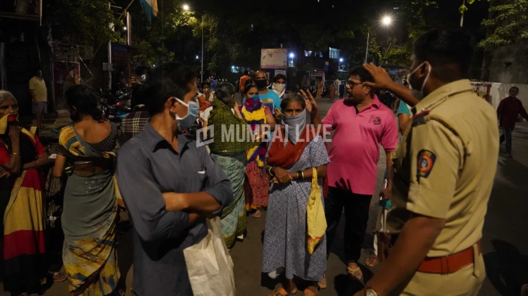 Mumbai Police asks residents to not cross the 2 km radius, vehicles to be seized otherwise Mumbai Police asks residents to not cross the 2 km radius, vehicles to be seized otherwise
