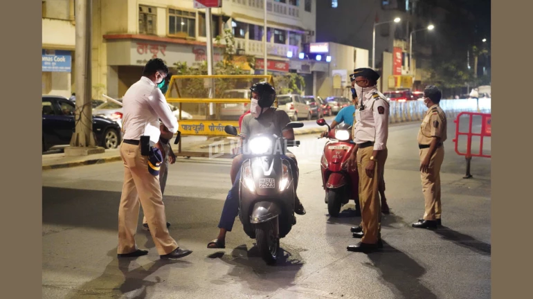 नियमांचे उल्लघंन करणाऱ्या 11 हजार 880 जणांवर पोलिसांनी नोंदवले गुन्हे... नियमांचे उल्लघंन करणाऱ्या 11 हजार 880 जणांवर पोलिसांनी नोंदवले गुन्हे...