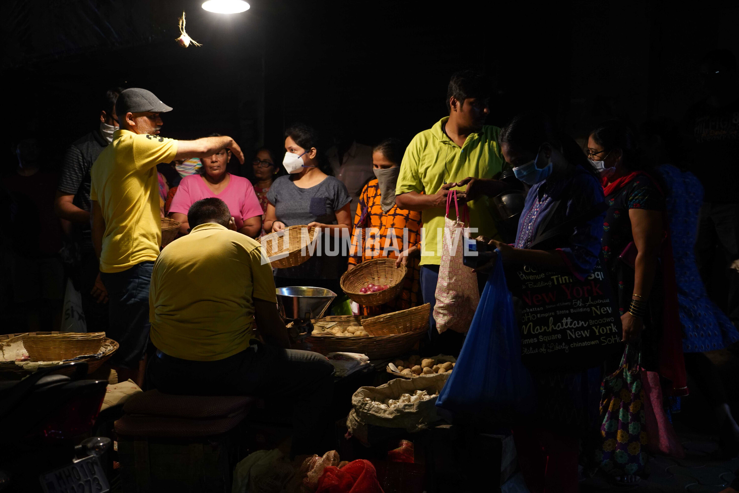 coronavirus update: मुंबईतील १३ वाॅर्डात ५० हून अधिक कोरोनाबाधित