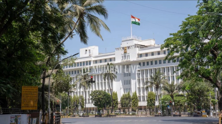 पुलिस हेड कांस्टेबल ने फांसी लगाकर की आत्महत्या पुलिस हेड कांस्टेबल ने फांसी लगाकर की आत्महत्या