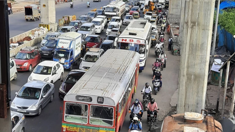 Petrol price in Mumbai crosses INR 100; commuters express concerns Petrol price in Mumbai crosses INR 100; commuters express concerns